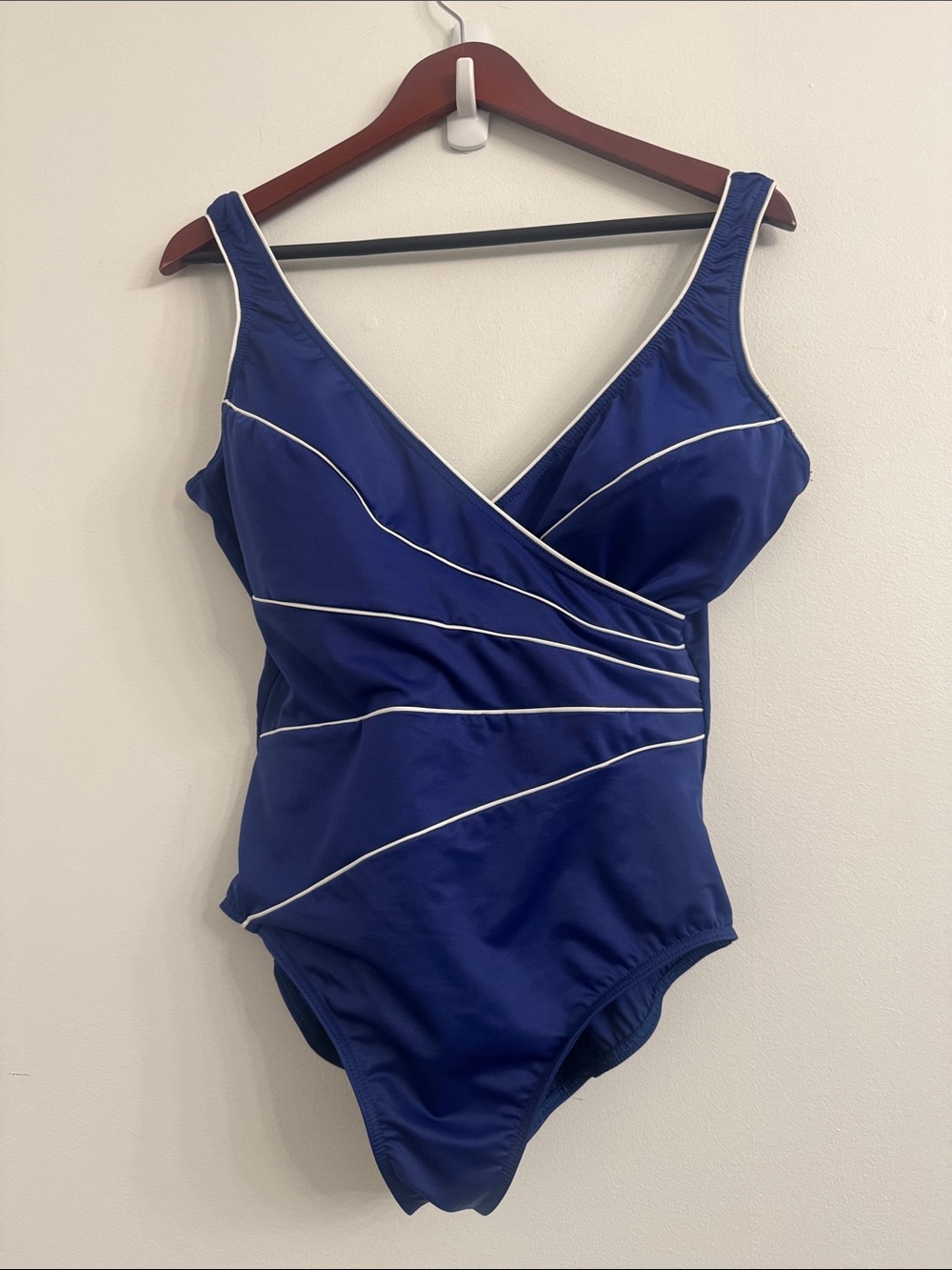 Miraclesuit Horizon One Piece Swimsuit Size 14 Blue White Tummy Control - Picture 2 of 4